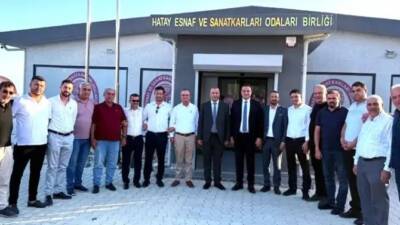 Türkiye Özel Halk Otobüsleri Birliği Başkanı Kurtuluş Kara ve beraberindeki