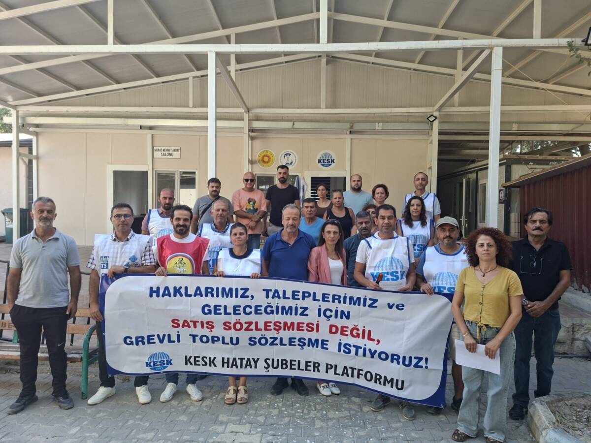 Kamu emekçileri, toplu sözleşme taleplerinin karşılanmaması üzerine ülke genelinde üretimi