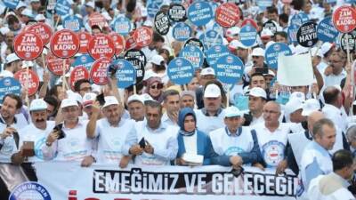 Memur ve memur emeklilerinin maaşlarına 2026 ve 2027 yıllarında yapılacak