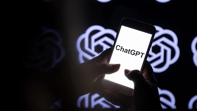 OpenAI, GPT-5 güncellemesi ile birlikte ChatGPT’nin uzun süredir tartışılan üslubuna