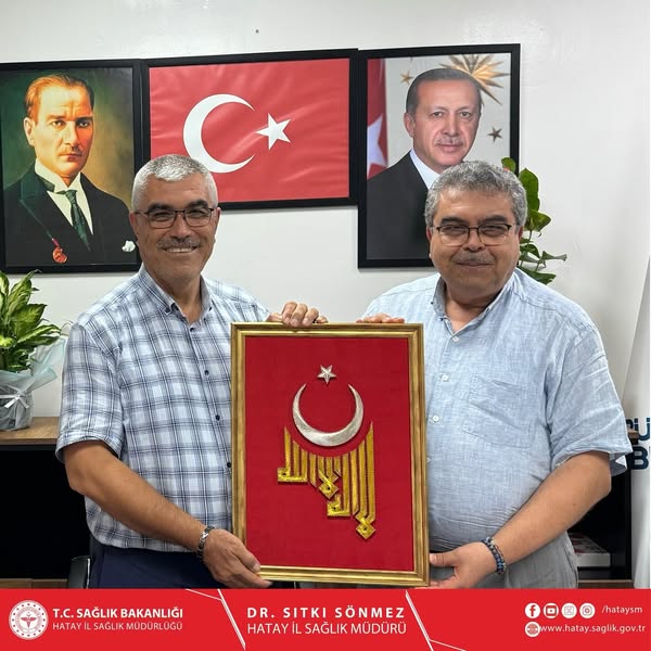 Hatay İl Sağlık Müdüründen Kardeşine Tebrik Ziyareti Hatay İl Sağlık Müdürü Dr. Sıtkı Sönmez, Hatay Büyükşehir Belediyesi