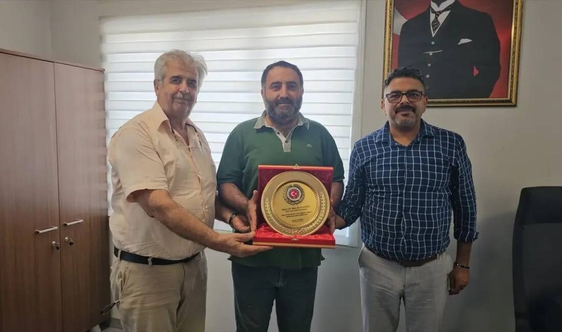 Hatay’ın Defne ilçesinde faaliyet gösteren Defne Muhtarlar Derneği üyeleri, Defne