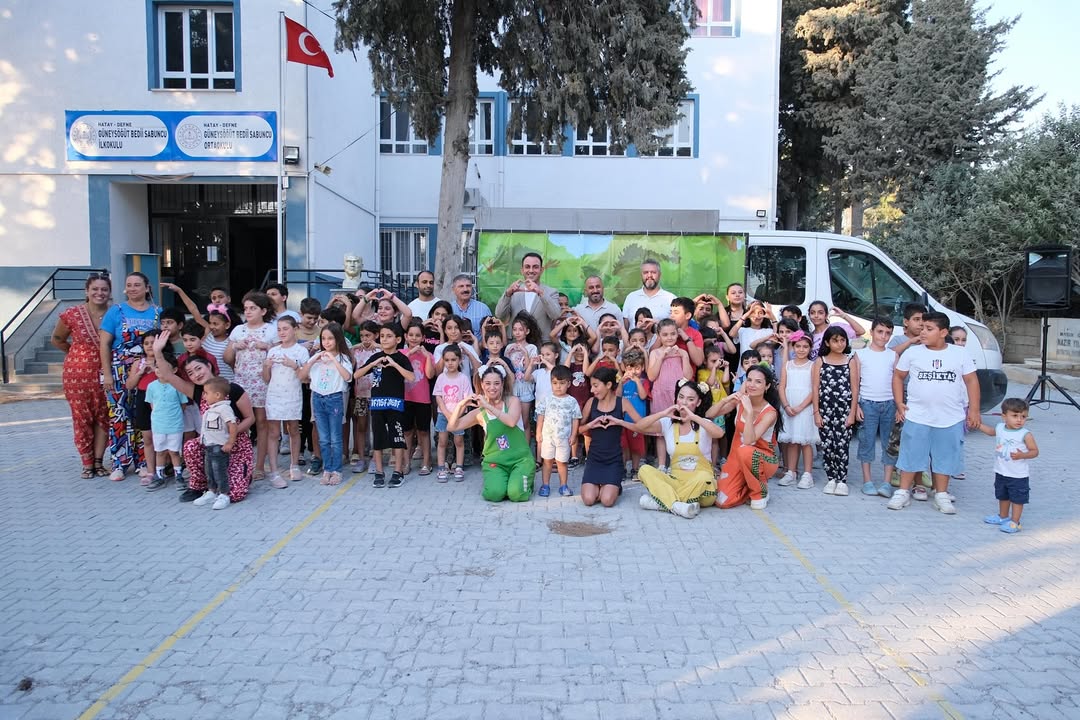 Defne Belediyesi, mahallelerde yürüttüğü çocuk etkinliklerini bu kez Güneysöğüt ve