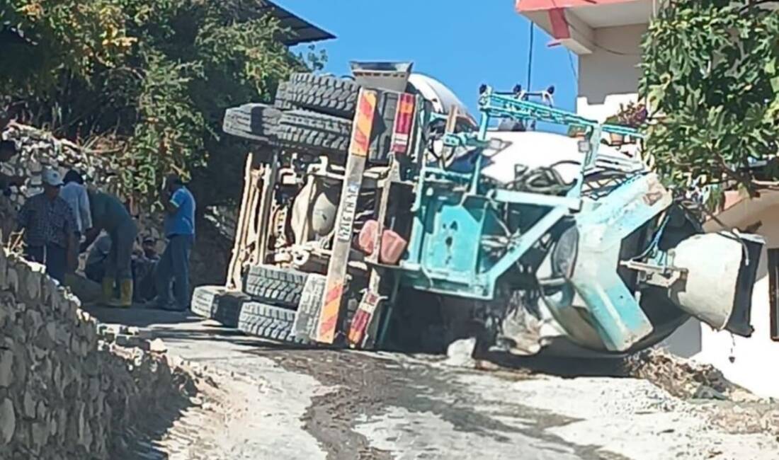 Hatay’ın Yayladağı ilçesine bağlı Bezge Mahallesi’nde dar yolda seyir halindeki