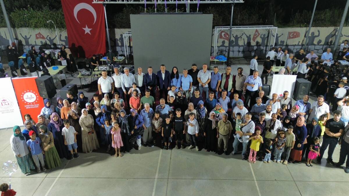 Dörtyol’daki yaz Kur’an kursu öğrencileri, Gazze’ye destek amacıyla düzenlenen kapanış