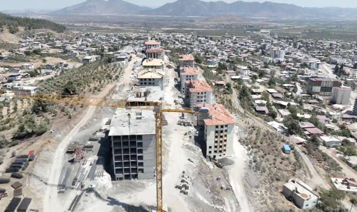 Hatay’ın Hassa ilçesinde, 6 Şubat 2023 tarihinde yaşanan depremlerin ardından