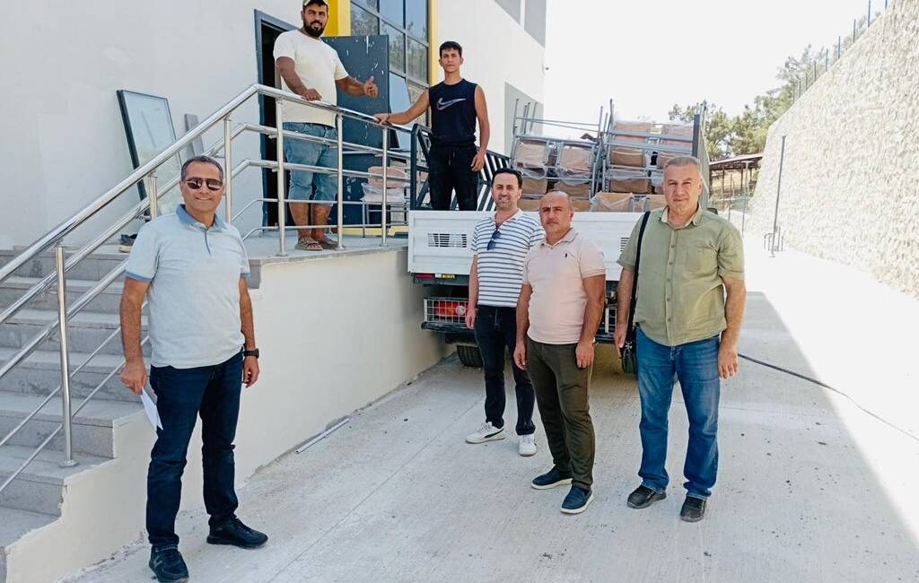 Antakya’da yeni eğitim öğretim yılı öncesi okullarda hummalı hazırlık sürüyor.
