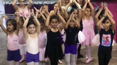 6 Şubat depremleriyle ağır yara alan Hatay’da, sanatın dönüştürücü gücü