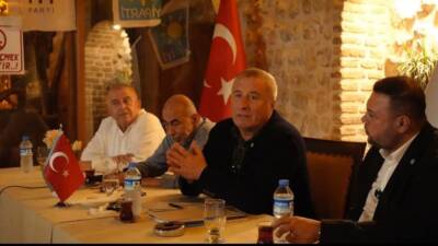 İYİ Parti Seçim İşleri Başkanı Hakan Şeref Olgun ve yardımcısı