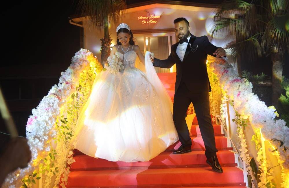 Hatay’da yaşayan adam, iş için gittiği Afrika’da tanıştığı Kübalı gelin