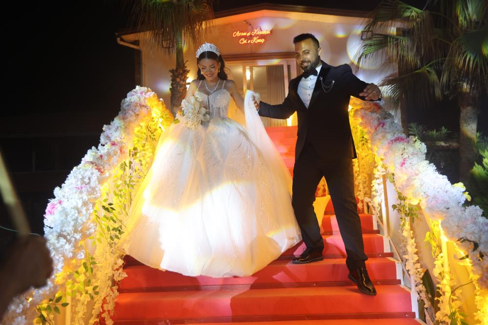 Hatay’da yaşayan adam, iş için gittiği Afrika’da tanıştığı Kübalı gelin