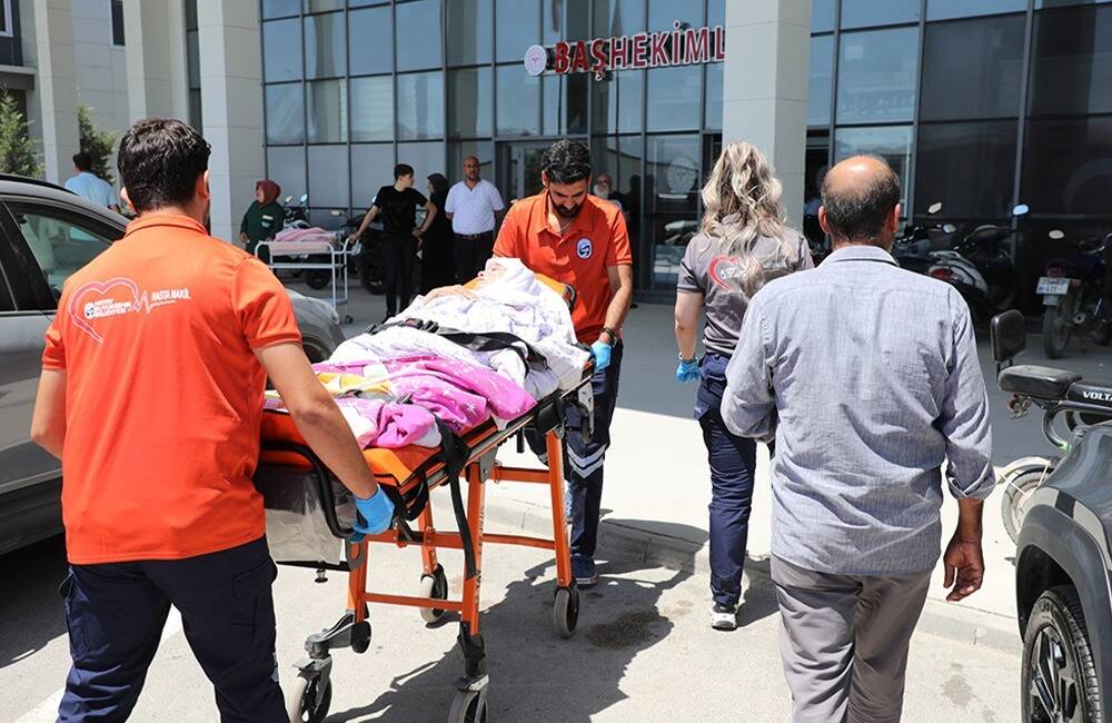 Hatay’da Yeni Poliklinikler ve Sağlık Merkezleri Kapılarını Açıyor Hatay’ın yeniden ayağa kalkması için yürütülen devlet yatırımları, şehir genelinde