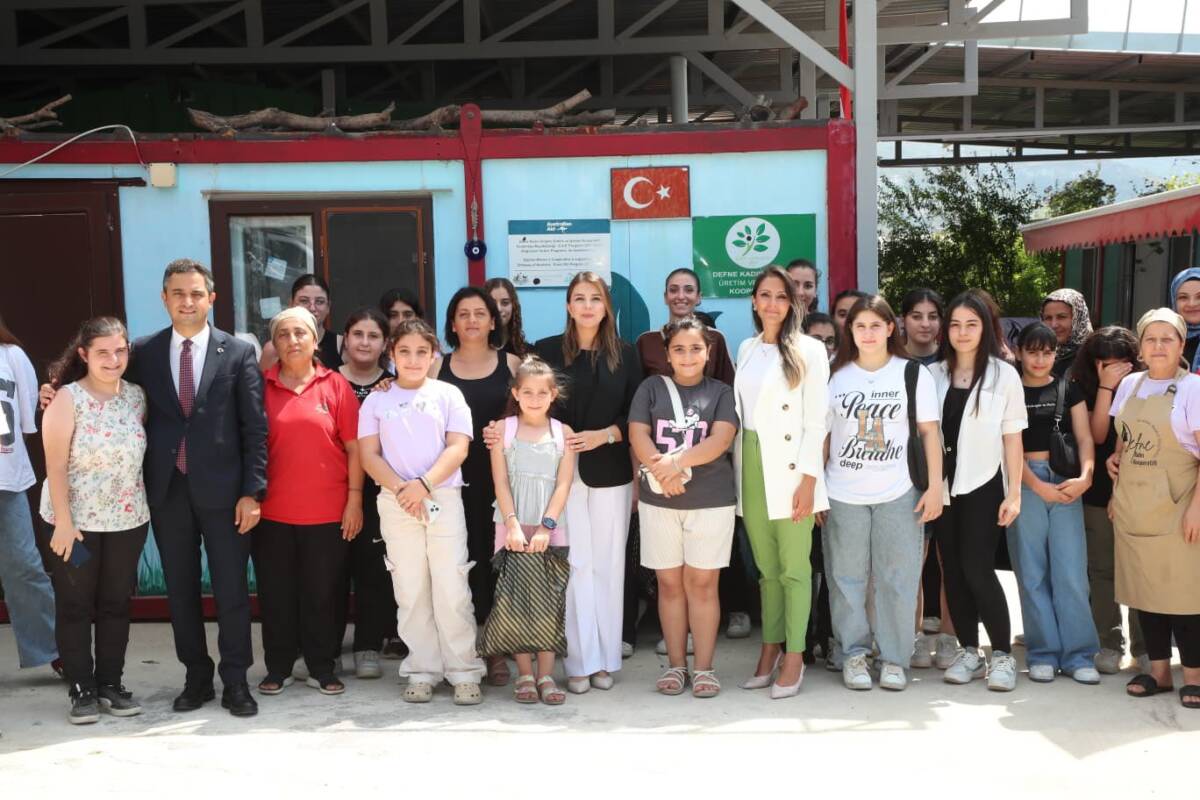 Hatay’da Yüreğimizdeki Işık Projesi kapsamında kız çocuklarıyla kahvaltı programı düzenlendi.
