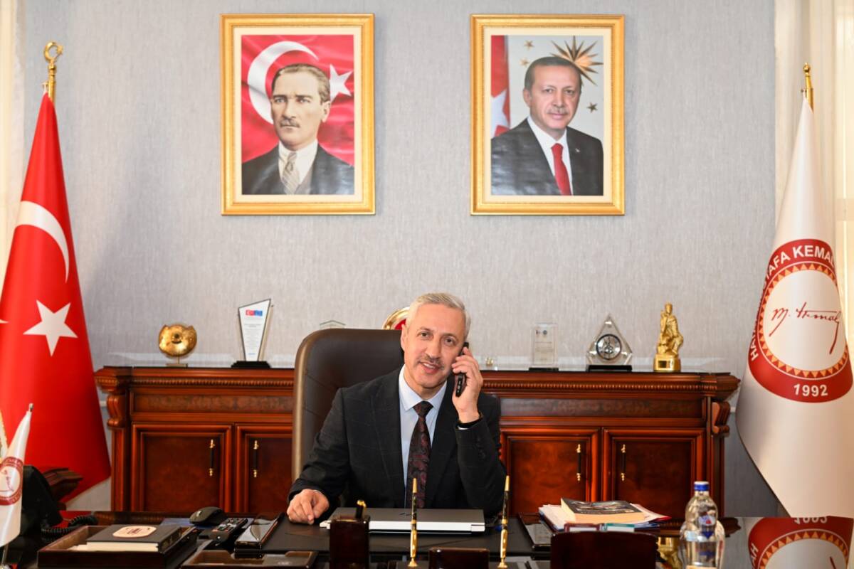 Hatay Mustafa Kemal Üniversitesi (HMKÜ) Rektörü Prof. Dr. Veysel Eren,