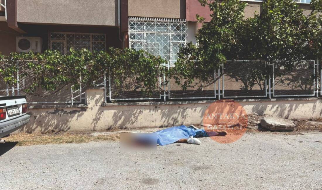 Hatay’ın Defne ilçesi Sümerler Mahallesi’nde bir erkek cesedi bulundu. Edinilen