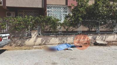Hatay’ın Defne ilçesi Sümerler Mahallesi’nde bir erkek cesedi bulundu. Edinilen