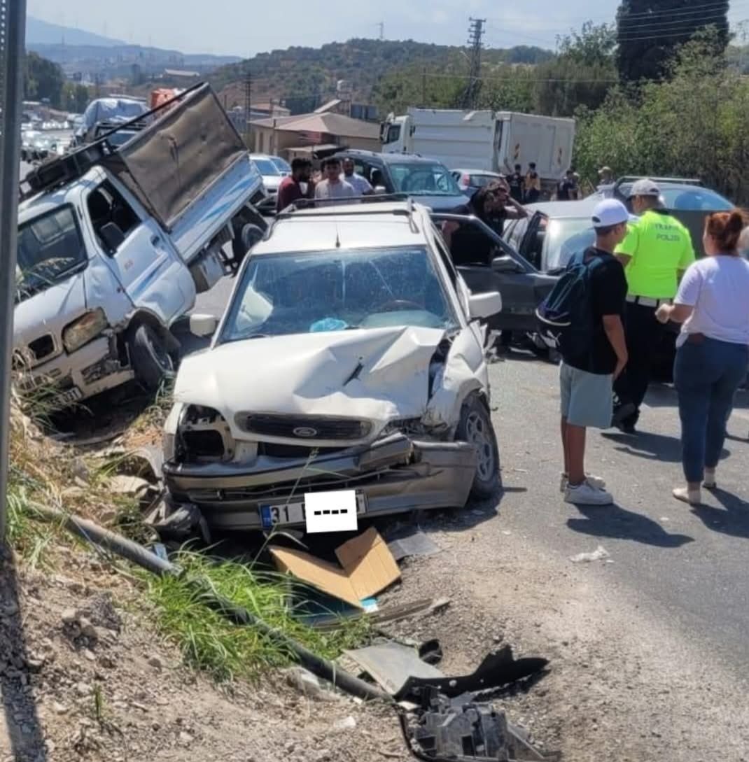 Hafta içinde Antakya ile Güneysöğüt arasında yaşanan ve 5 aracın