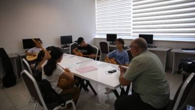 Hatay’ın Dörtyol ilçesinde, 6 Şubat 2023’te Kahramanmaraş merkezli depremlerden etkilenen