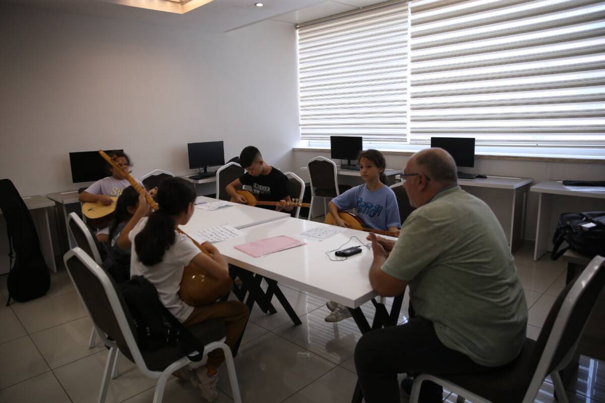 Hatay’ın Dörtyol ilçesinde, 6 Şubat 2023’te Kahramanmaraş merkezli depremlerden etkilenen