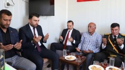 Hatay’ın Altınözü ilçesinde, 30 Ağustos Zafer Bayramı dolayısıyla ilçe protokolü,