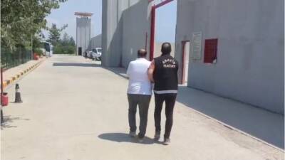 Hatay Emniyet Müdürlüğü ekipleri, aranan şahısların yakalanmasına yönelik yürüttükleri çalışmalar