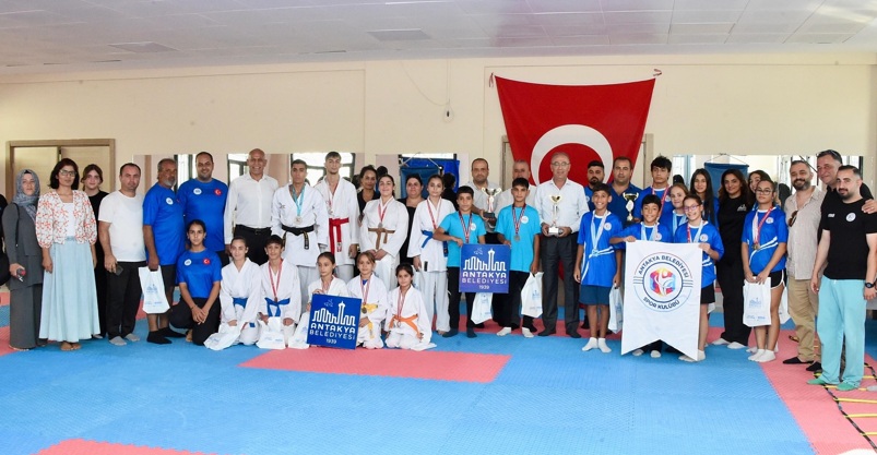 Antakya Belediye Başkanı İbrahim Naci Yapar, ulusal ve bölgesel turnuvalarda