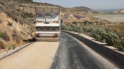 Hatay Büyükşehir Belediyesi (HBB), il genelinde yol yapım ve bakım