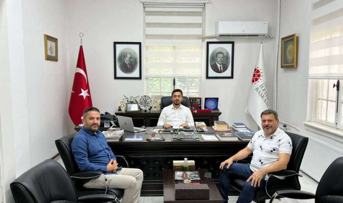 Hatay Gazeteciler Cemiyeti (HGC) Başkanı Nihat Mazmanoğlu ve Başkan Yardımcısı