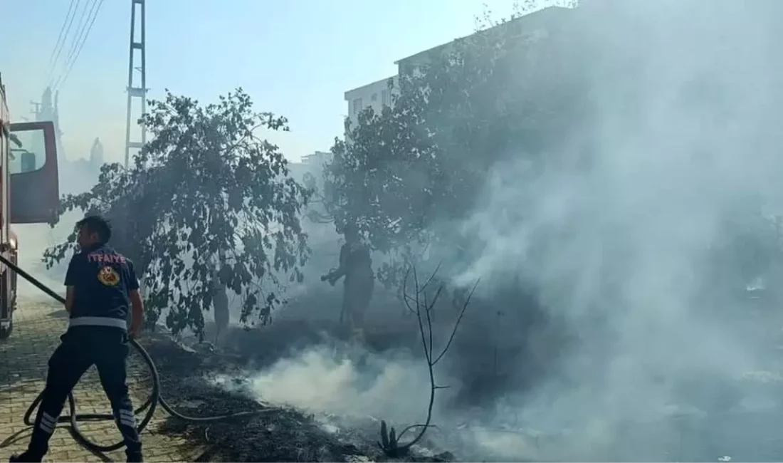 Defne’de Yangın Paniği: Çadır Kül Oldu Hatay’ın Defne ilçesine bağlı Çekmece Mahallesi’nde meydana gelen yangında, depo