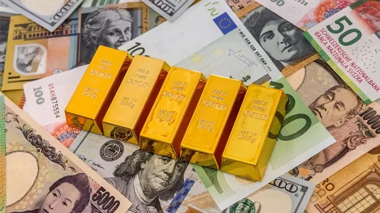 Haftalık piyasa raporunda dolar ve altın değer kazanırken, avro geriledi.