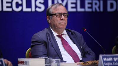 Eski sağlık bakanlarından Halil Şıvgın, 75 yaşında hayatını kaybetti. Bir