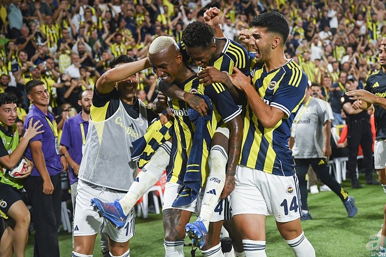 Fenerbahçe, transferde rotasını sürpriz bir isme çevirdi. Kerem Aktürkoğlu transferinde