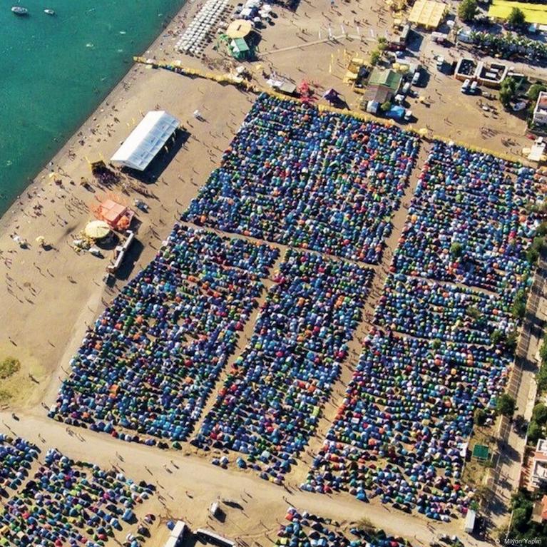 Türkiye’nin en büyük müzik etkinliklerinden biri olan Zeytinli Rock Festivali,