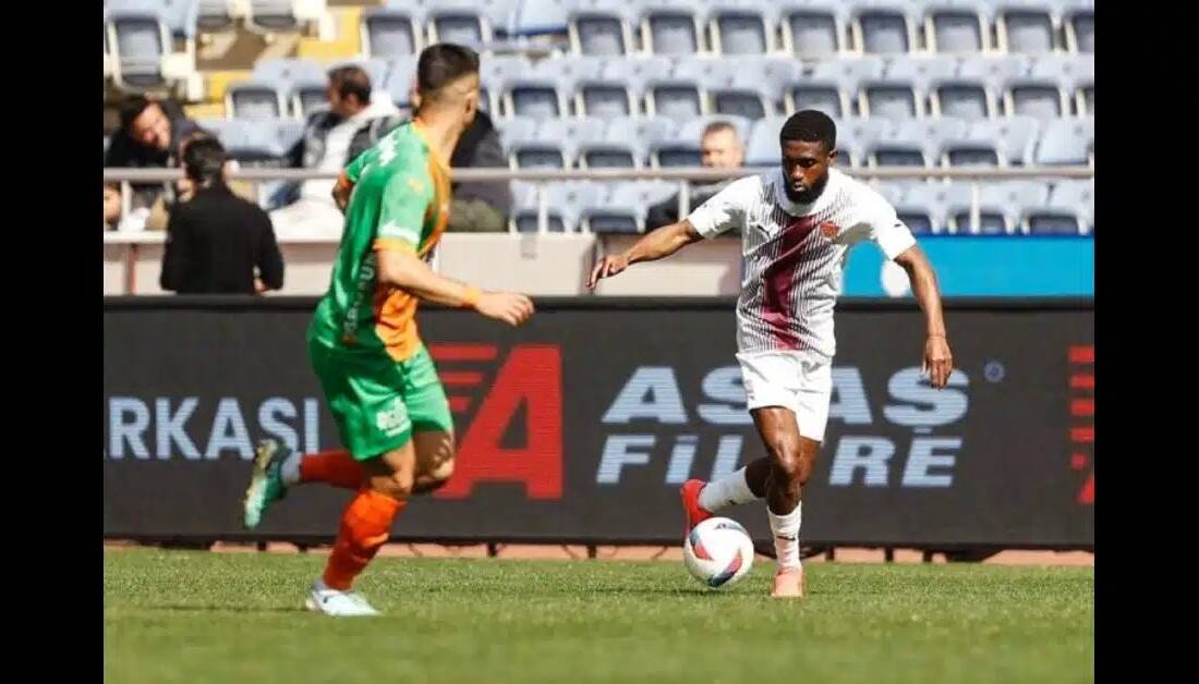         Hatayspor‘da Nijeryalı futbolcu Funsho Bamgboye ile yollar ayrıldı.