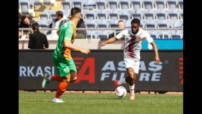         Hatayspor‘da Nijeryalı futbolcu Funsho Bamgboye ile yollar ayrıldı.