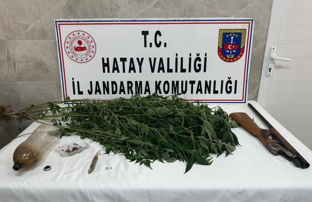 Hatay’ın Payas ilçesinde jandarma ekipleri tarafından gerçekleştirilen operasyonda, bir kişinin