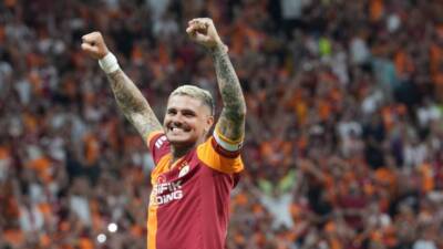   Galatasaray’ın Arjantinli yıldızı ve yeni kaptanı Mauro Icardi, hem
