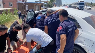 Antakya-İskenderun Yolu üzerinde, MKÜ kavşağı yakınlarında meydana gelen trafik kazasında