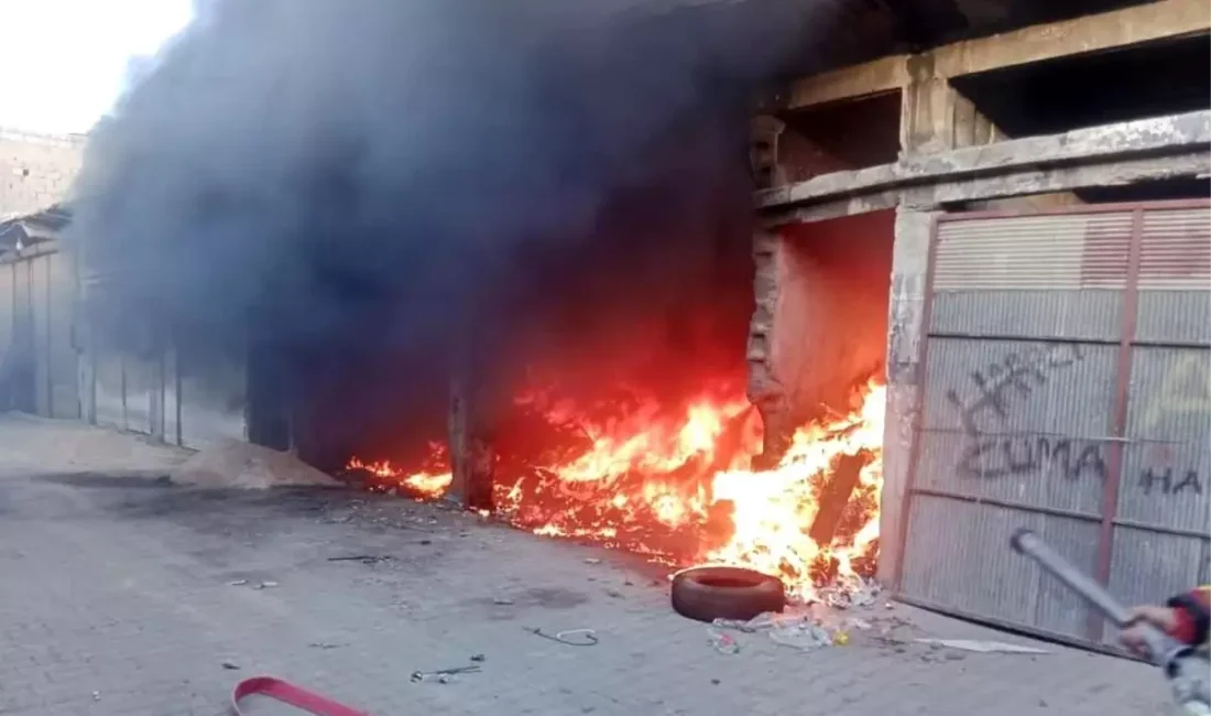Kırıkhan’da işyeri yangınına hızlı müdahale Hatay’ın Kırıkhan ilçesinde Cumhuriyet Mahallesi’nde meydana gelen yangın, hızlı müdahale