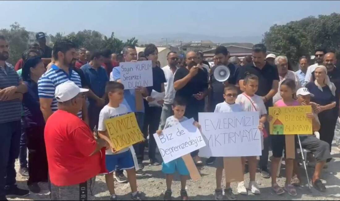 Hatay’ın Defne’ye bağlı Koçören Mahallesinde deprem sonrası kendi arazilerine mevzuata