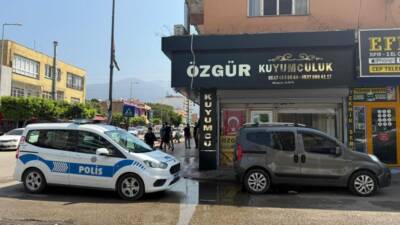 Hatay’ın Payas ilçesinde bir kuyumcuya soygun girişiminde bulunan üç kişi,