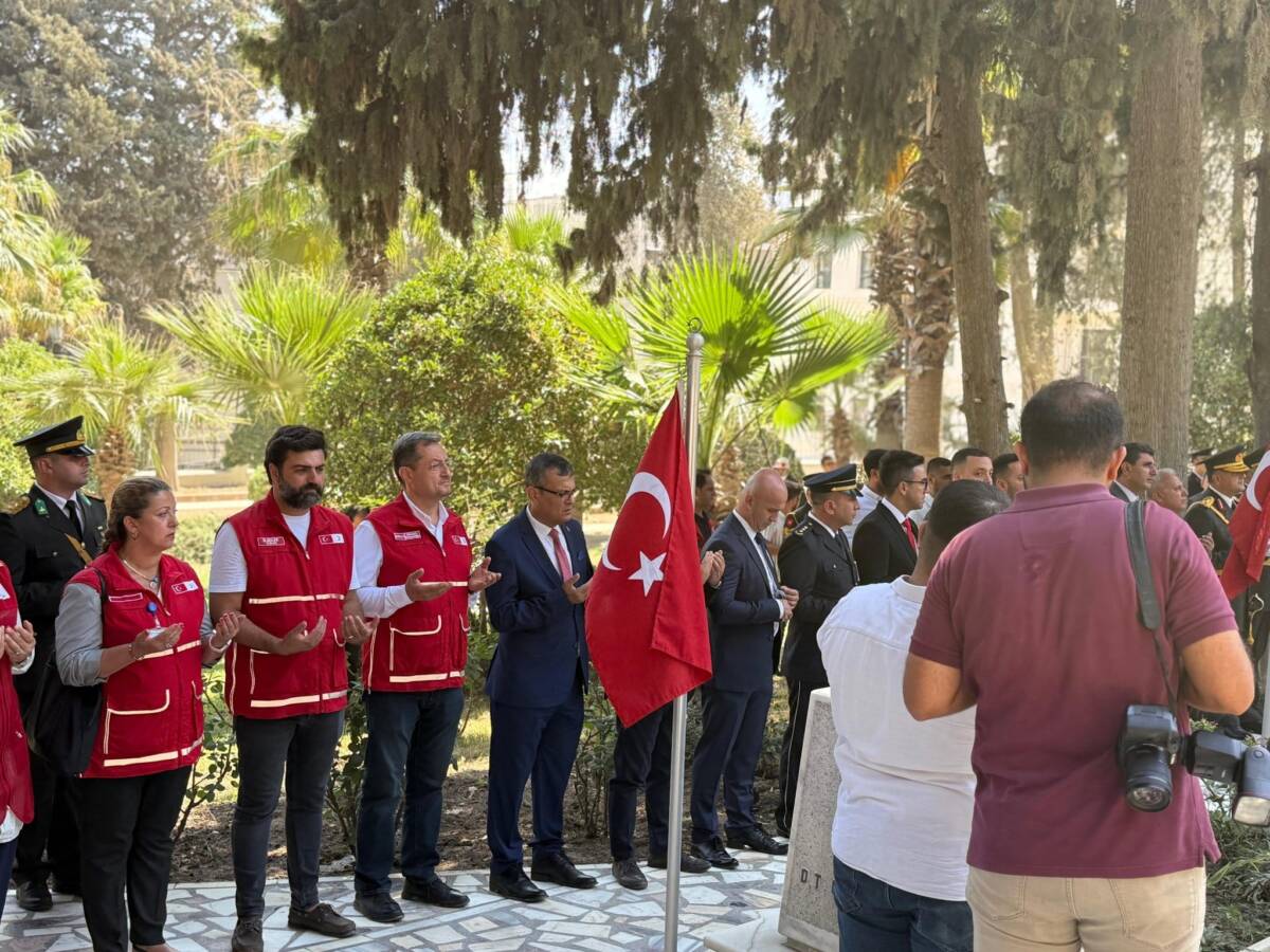 30 Ağustos Zafer Bayramı dolayısıyla Hatay Valiliği himayesinde Antakya Şehitliği’nde
