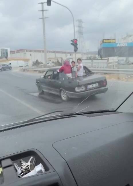 Hatay’ın Arsuz ilçesinde 29 Temmuz günü yaşanan olayda, arka camı