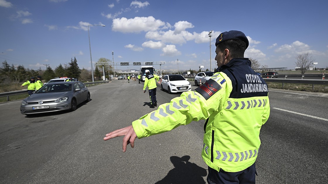 Adalet Bakanı Yılmaz Tunç, trafikte yol kesme eylemlerine yönelik caydırıcı