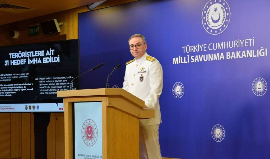 Tuğamiral Zeki Aktürk’ten Kritik Hudut Güvenliği Raporu Millî Savunma Bakanlığı Basın ve Halkla İlişkiler Müşaviri ve Bakanlık