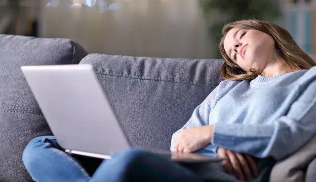 CHP’li Ayça Taşkent, Türkiye’de sayısı giderek artan ev gençleri sorununa