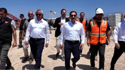 Hatay Valisi Mustafa Masatlı, İskenderun ilçesi Cebike Mahallesi’nde inşası devam