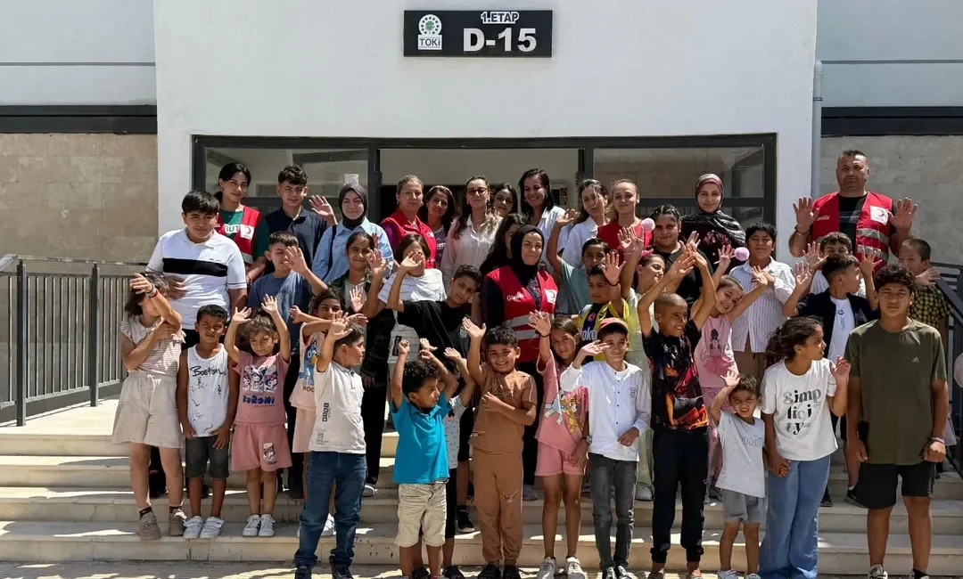 Kızılay Kadın Hatay ekipleri, yeni eğitim-öğretim yılı öncesinde ebeveyn kaybı