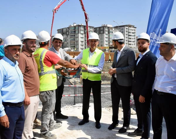 Antakya Belediyesi, Akasya Mahallesi’ne Gençlik Merkezi kazandırıyor.