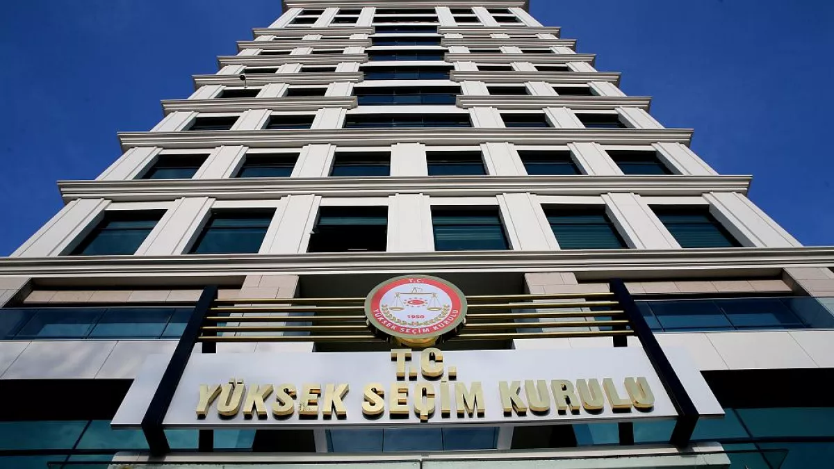 YSK, CHP’nin İstanbul’daki ilçe kongrelerinin engellenmesine yönelik alınan kararları “tam